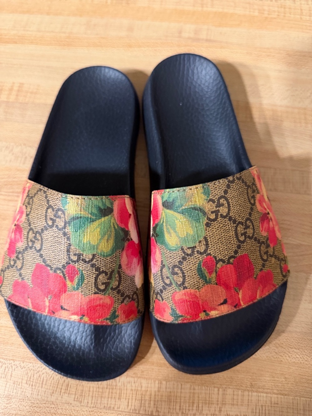 Gucci Black Rubber Slide Sole (Right) - Textured Grip